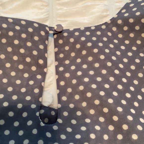 Beautiful H&M Sleeveless Polka Dot Top | Size 4 - Picture 6 of 6